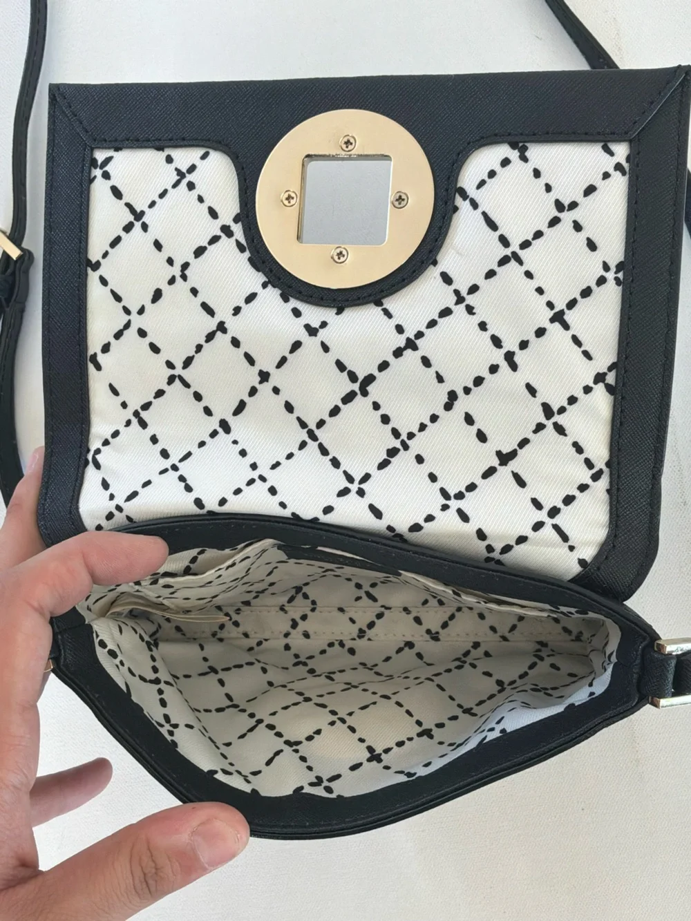 Kate Spade New York Black Saffiano Leather Crossbody Wallet Purse